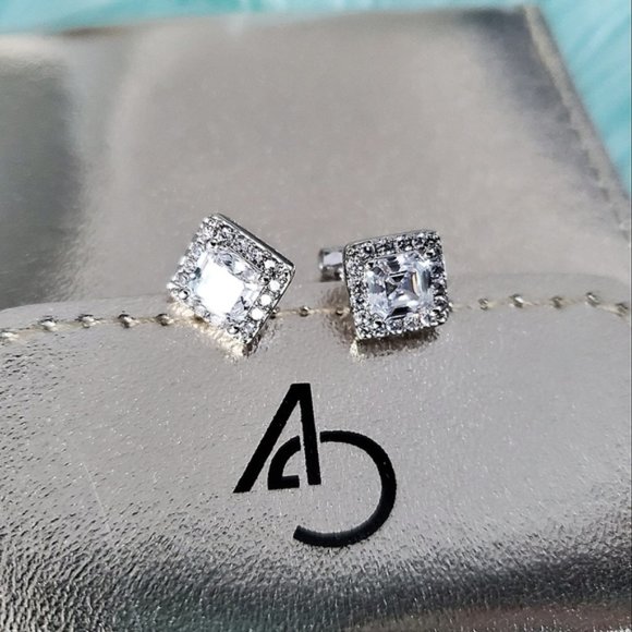 Brand New Genevive Halo Square Earrings - Picture 3 of 4